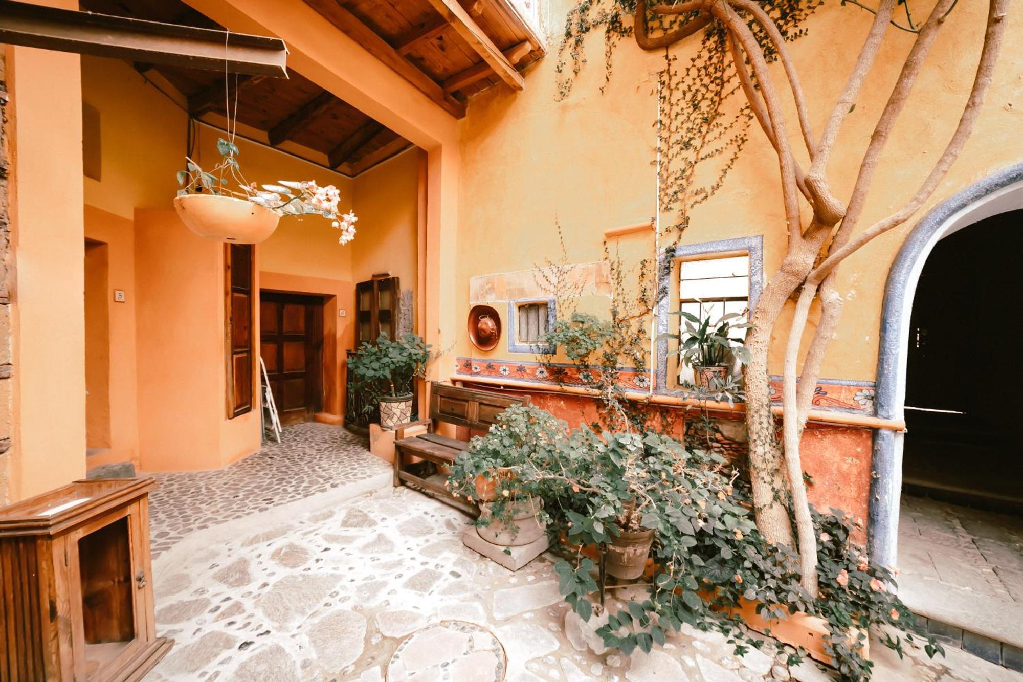 Hotel Casamia Долорес Идалго Екстериор снимка