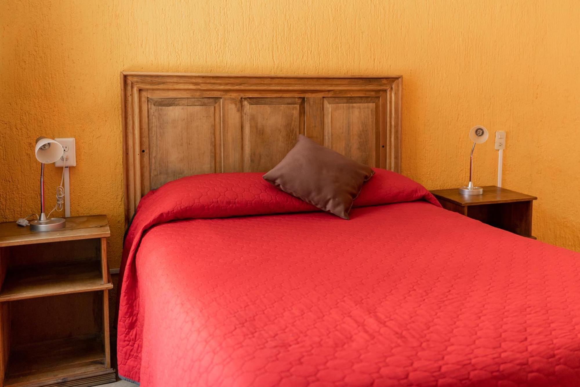 Hotel Casamia Долорес Идалго Екстериор снимка